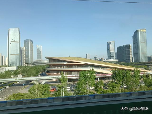 浐灞港务区半日游,顺路逛到临潼,然后坐火车回西安