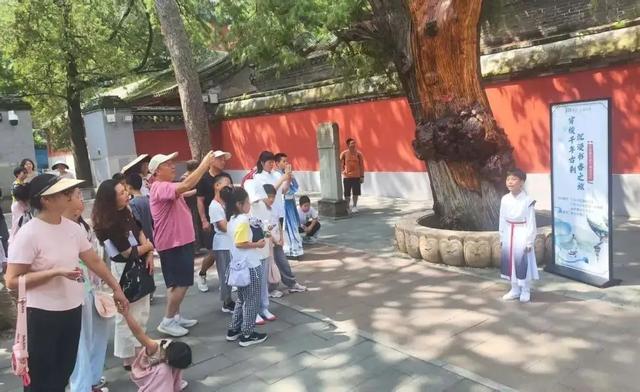 当书香遇见风景！门头沟大钟亭下有场亲子阅读活动
