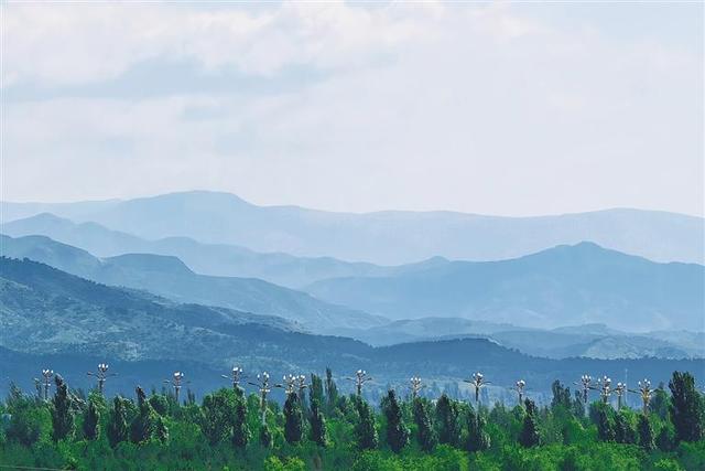 呼和浩特：正是盛夏悦目时