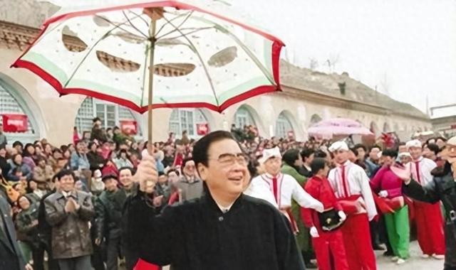 老同志为啥集体反对李鹏当部长？陈云拍桌子：年轻人上不来咋整！