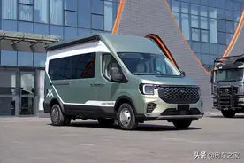 又一款福特全顺T8房车！装饰豪华，航空座椅配齐，主打商务出行图片