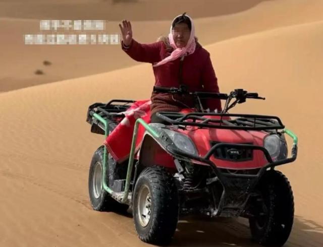 内蒙文旅沦陷！大妈恶意将游客撞倒不起，身份被扒，难怪不怕报警