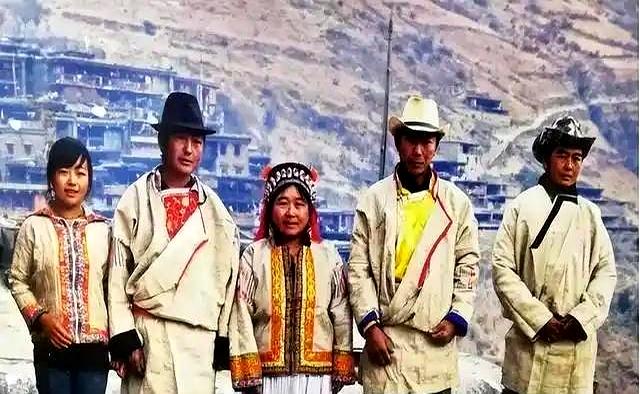 这个一妻多夫制的民族，晚上怎么过？女人直言：没有幸福可言