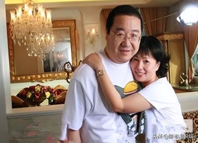 挤走宋丹丹上位，嫁给英达27年，北大才女梁欢的“报应”来了?