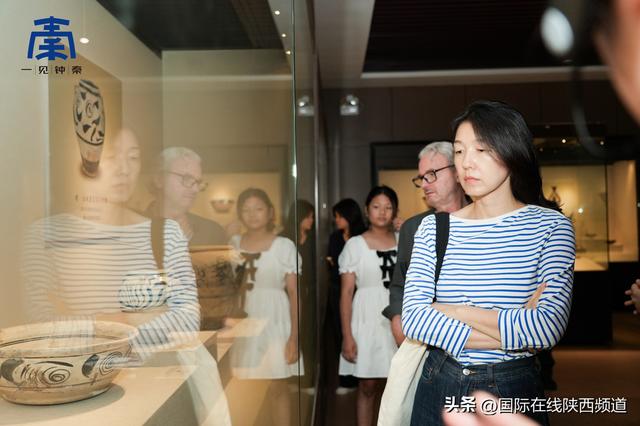 驻华外交官走进陈炉古镇 感受千年窑火的传承魅力