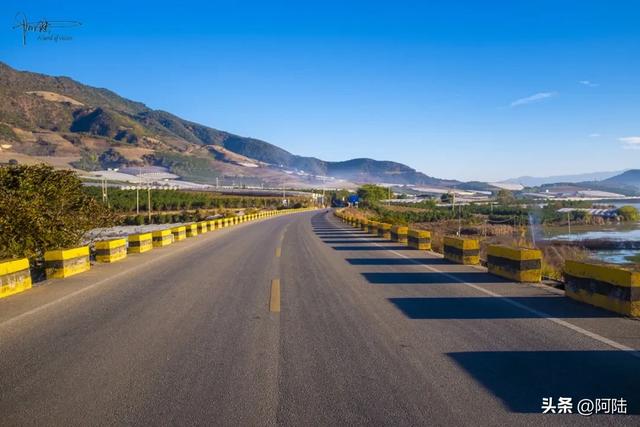 大理有个水库跟金沙江相通，风光潋滟，是本地人露营的宝藏去处