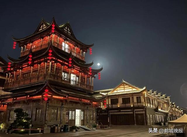 张家界咋成这样了？俩菜宰 844 元，四家店三个鬼秤！游客：再也不来了