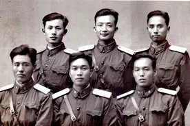 1955年，部队正排行政20级工资60元，1965年降至23级54元图片