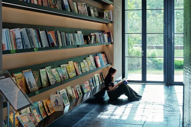 今天,深圳正式迎来......