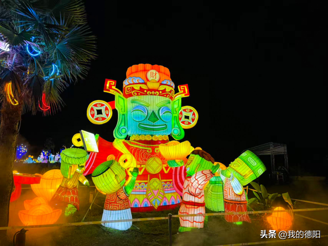 德阳灯会联袂西昌火把节 古蜀光影盛宴点亮凉山夜