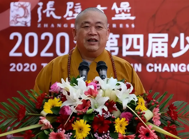 又一名人公开“声援”释永信！不料却被扒了个底朝天，家暴还重婚