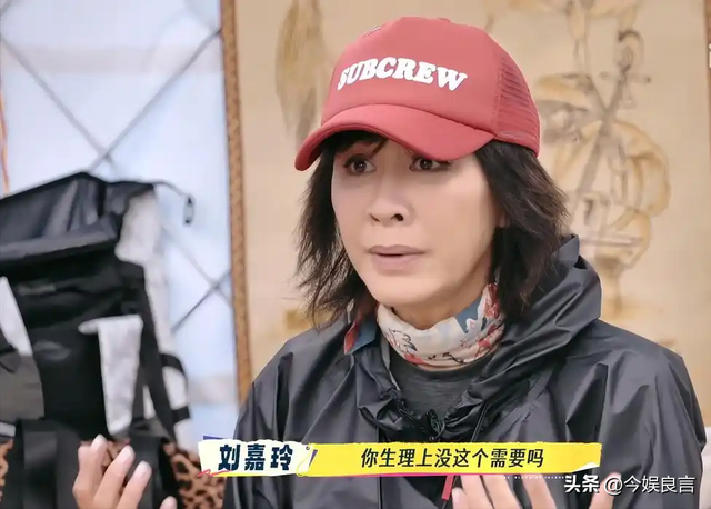 陪玩陪睡仅冰山一角！集体开嫖	、舔手指、互撕	，"圈中内幕"太荒唐