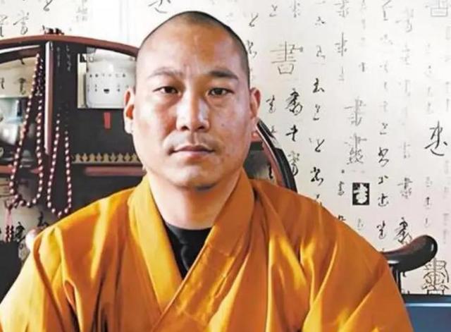 拔出萝卜带出泥！释永信下马，举报人被扒惊天丑闻，难怪会被开除