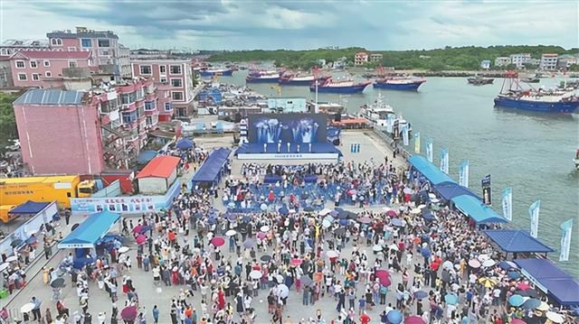 特色海味引客至 滨海旅游热潮涌