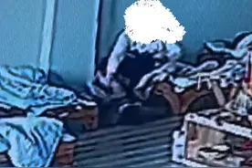 2岁男童后脑勺肿胀，疑被幼儿园老师推倒磕伤；家长：“老师告诉我们孩子是自己磕的”图片