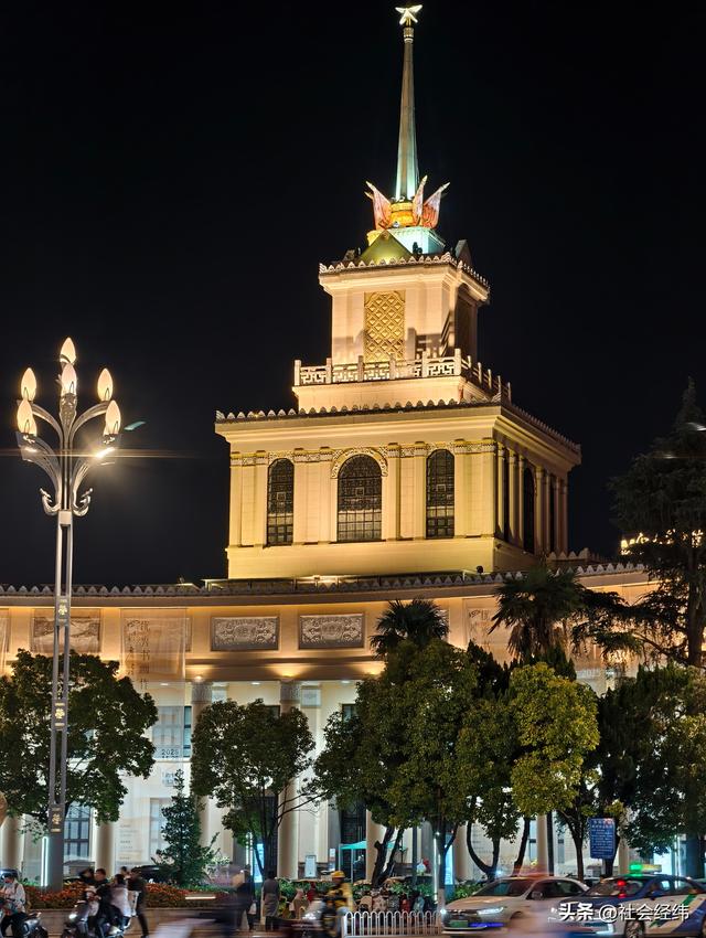 春城夜宴！昆明南屏街 —— 逛吃赏景的全国示范步行街