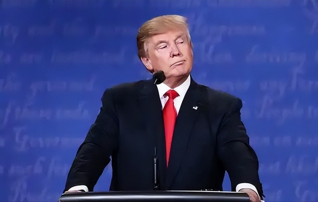 白宫椭圆办公室惊魂！制药高管突然晕倒，特朗普中断发布会急救