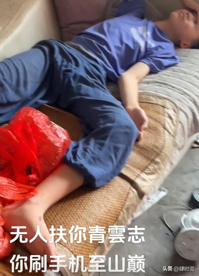 离异妈妈独自养儿子14年，孩子却转身投奔父亲，哭诉：猫都能养熟