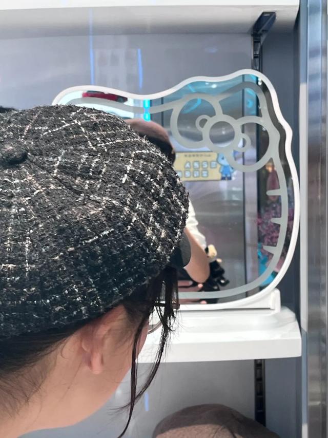 10月	，「需要另一个同类」