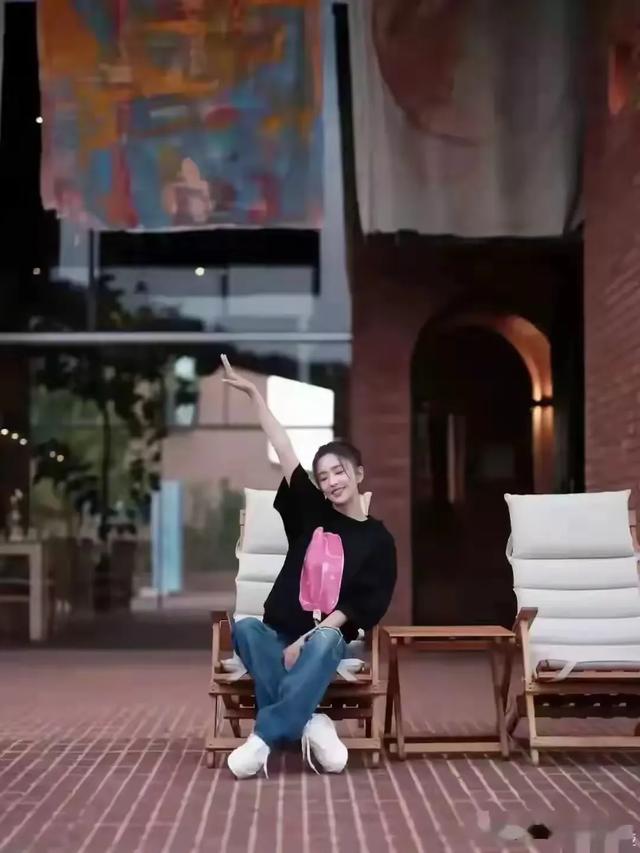 娶了这么漂亮的老婆 导演前夫为啥还要离婚，真是让人琢磨不透