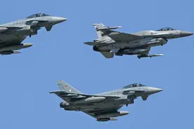 丹麦派兵，德国也派兵！北约4万大军封锁边境，卢卡申科没有退路图片