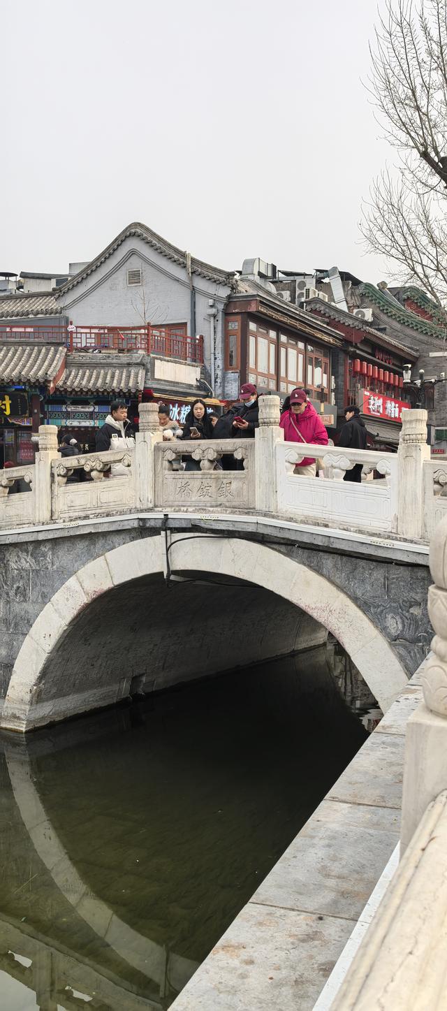 银锭桥头诉风雅，一怀情思寄天涯