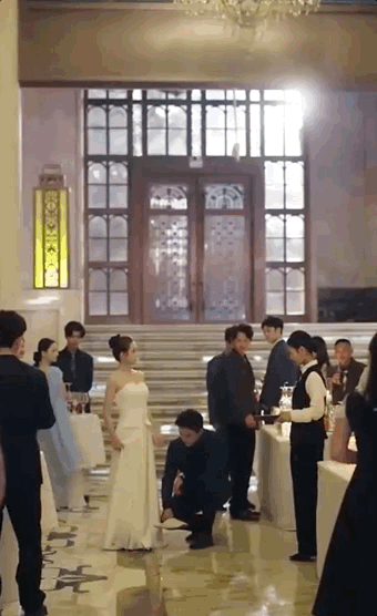 你俩不对劲，怎么戏外也这么好磕？原地结婚吧！