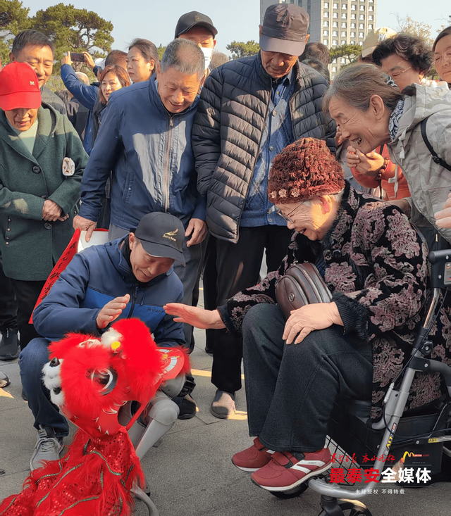 “金秋雅集”机器狗舞狮，融合传统与科技之美