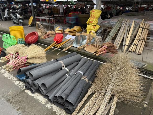 在桂林，这些热闹的圩市产品丰富又新鲜！