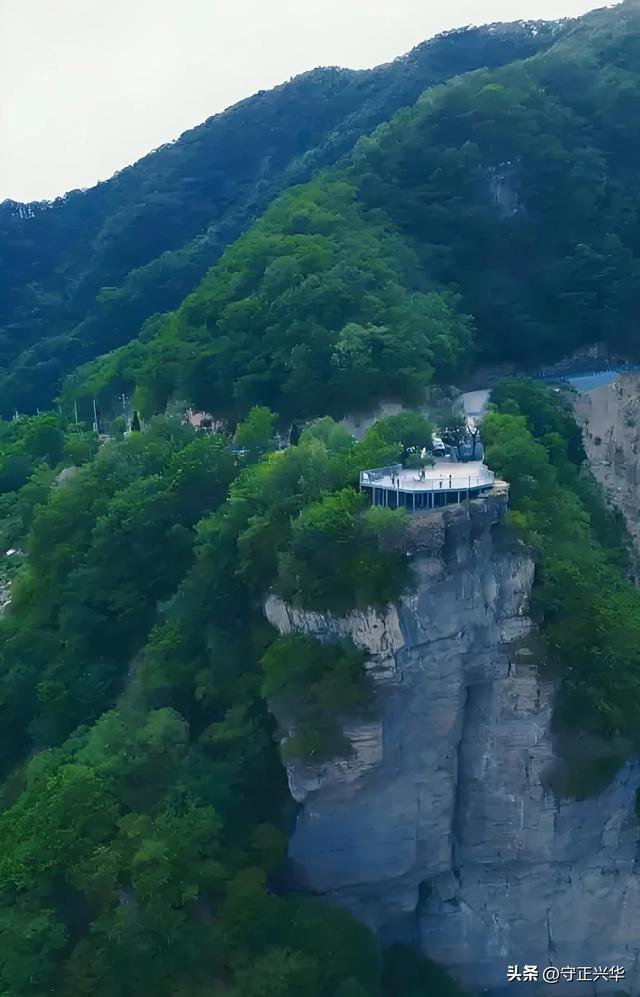 水洪池1470米高山上的翻身仗——一条路凿出希望一片景暖了日子