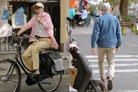 七八十岁男人，为什么劝你“春天戴帽、少穿卫衣”？看完就明白了图片