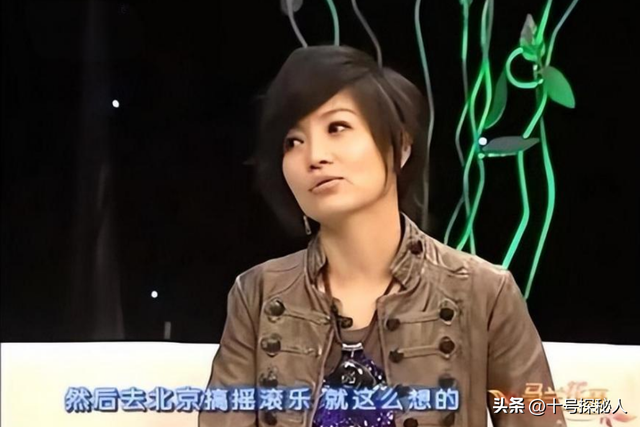 连上5次春晚，私下却和恩师同居怀孕被骗流产，如今56岁依旧单身