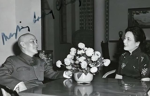 宋美龄称蒋介石“达令”是什么意思？