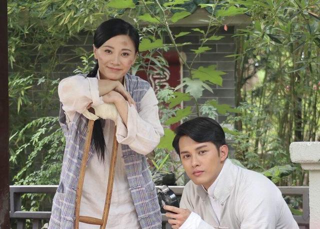 恭喜！TVB知名男星毫无预警宣布结婚，自曝对富贵女友一见钟情