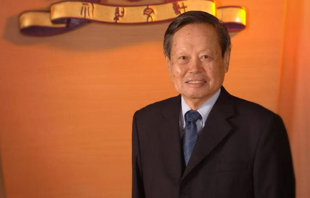令人反感！杨振宁老先生去世7天后，恶心的一幕在互联网就上演了