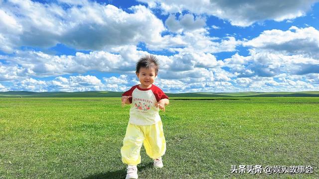 最美博主蓉妹妹：与老公小剑哥房车出游内蒙古，拍出精美大片