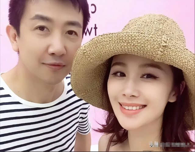 李小冉为他流产2次，梅婷养他6年，今娶小15岁娇妻，鄢颇凭什么？