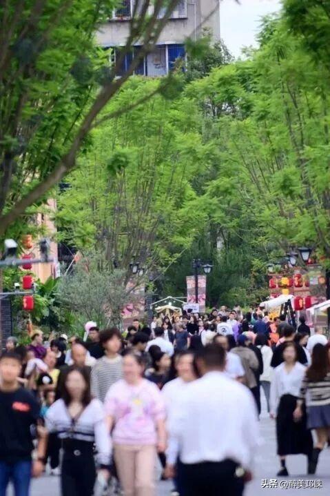 在文脉坊感受古今交融巴蜀风韵，千年临邛艺文生活