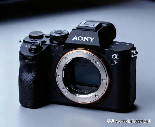 索尼A7M4与A7R4怎么选？别再花冤枉钱！