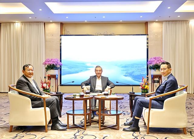 中方公布名单，20多国领导人将赴华，特朗普来搅局：警告信号明显