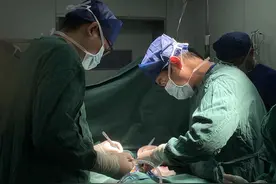 食管是条“死胡同”出生3天便手术， 980克早产宝宝闯过“生门”图片