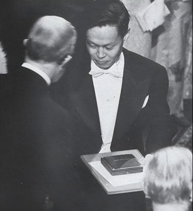 杨振宁的终身遗憾：22岁小舅子在他家自尽，父亲至死都未原谅他