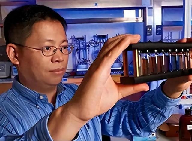 美国发出全球通缉令，逮捕中国芯片科学家陈正坤，现在怎么样了？