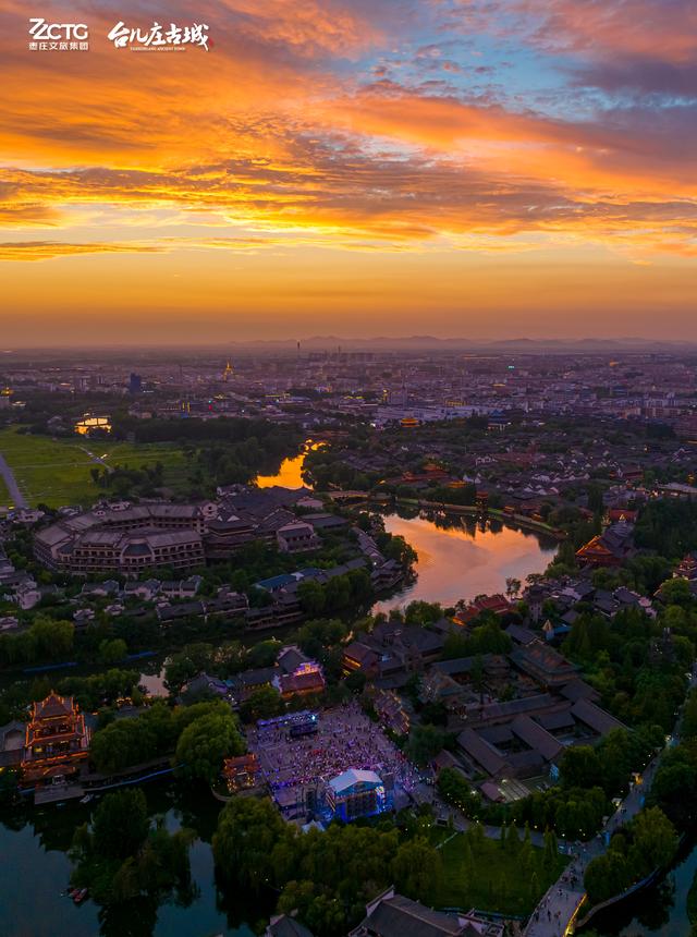 把冬天的第一张落日存进手机，春天我们替你留着第二场黄昏