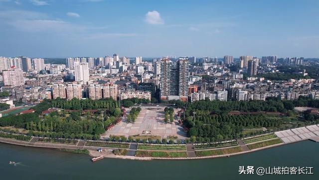 四川甜到骨子里的城市，称号霸道、名人扎堆，究竟藏着多少故事？