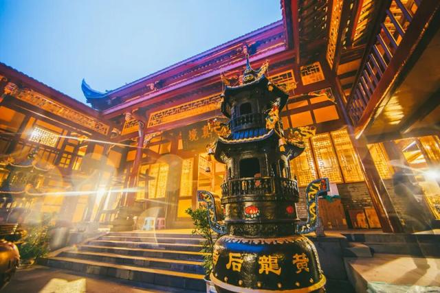 黄龙秋色正浓，快来追寻课本里的瑶池吧~