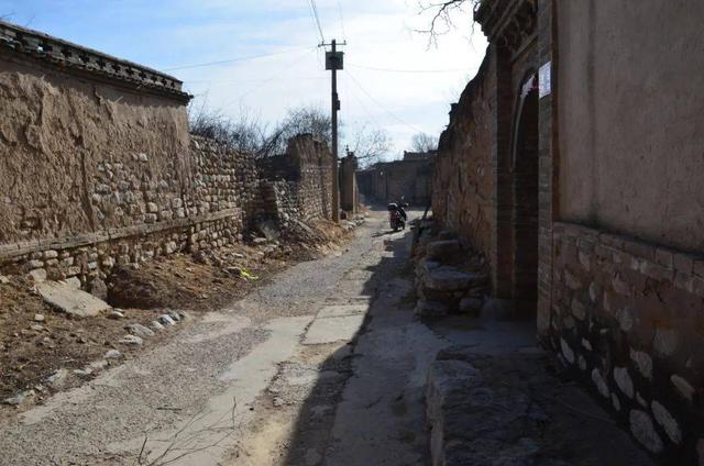 山西废而不弃的古村落，规模宏大古朴古香，50年前村民为何要搬离