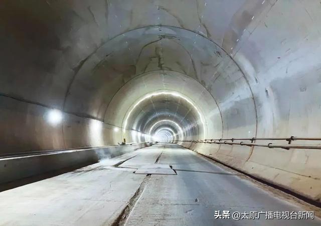 顺利贯通！雄忻高铁新进展→