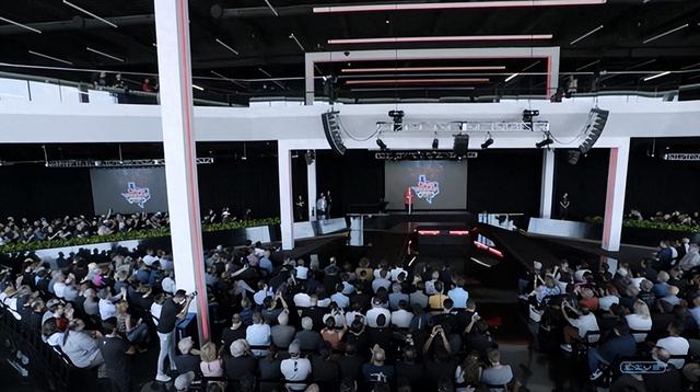 特斯拉狂批通过！批准马斯克万亿美元薪酬，其与机器人共舞庆祝