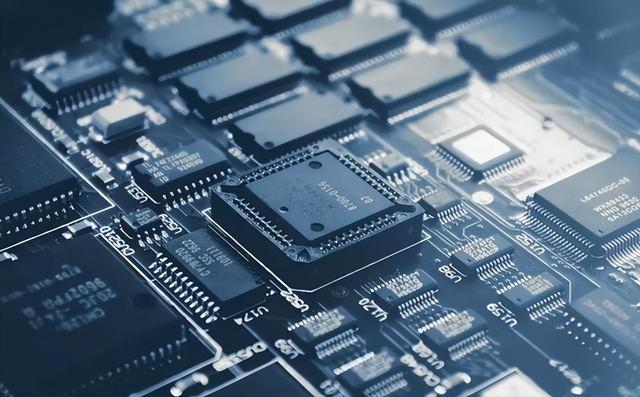 荷兰光刻机巨头幡然醒悟？要在无锡开工厂，中国或将打破芯片封锁